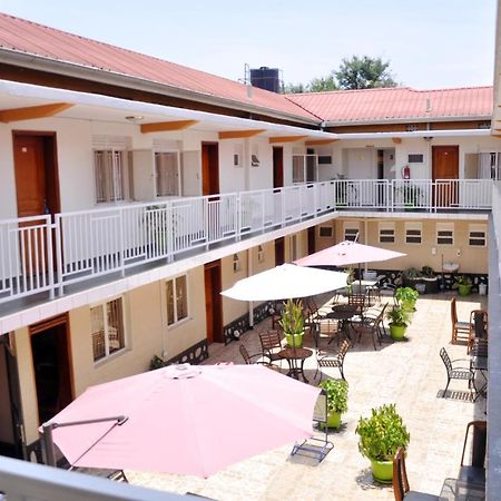 Sandton Hotel Kasese Dış mekan fotoğraf