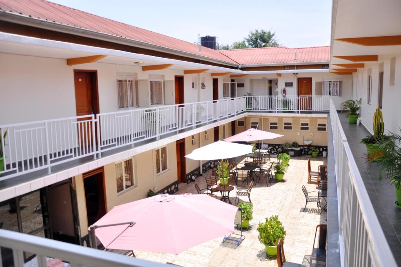 Sandton Hotel Kasese Dış mekan fotoğraf