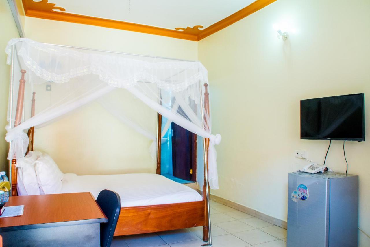 Sandton Hotel Kasese Dış mekan fotoğraf